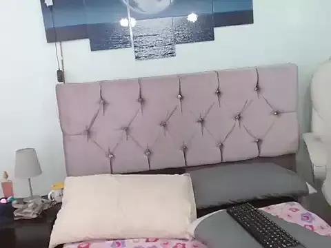 Julietta__jones from StripChat is Freechat