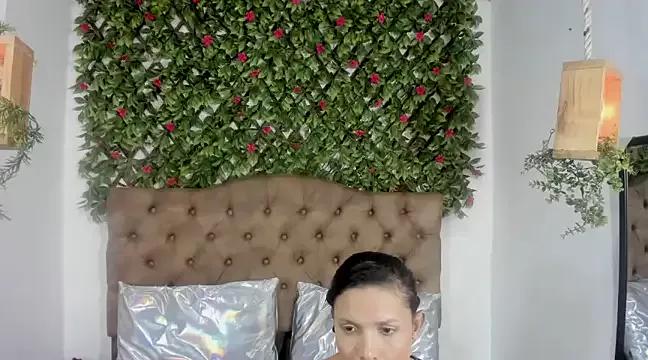 julina_hot69 from StripChat is Freechat