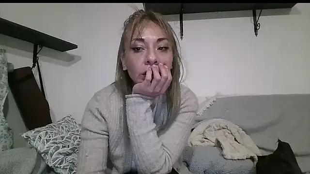KarolinaReaper from StripChat is Freechat