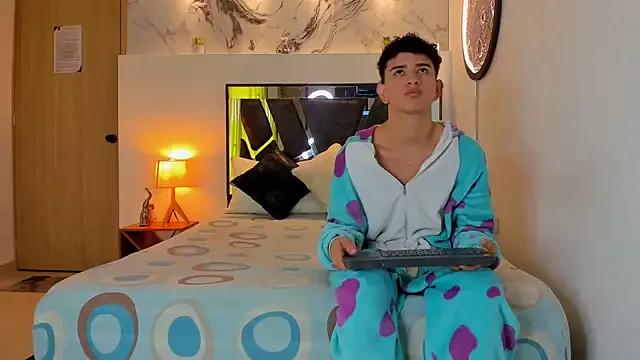 KING_OFF_BOYS from StripChat is Freechat