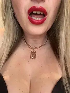 Kittenforyou from StripChat