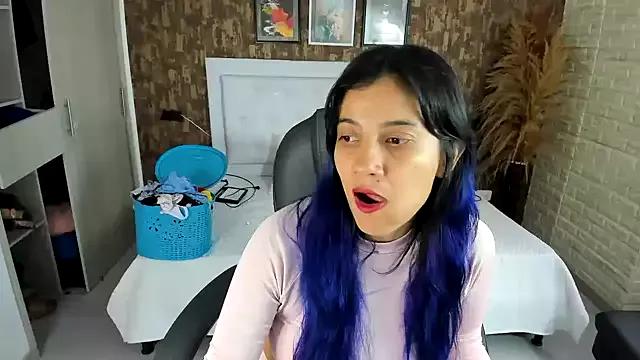 kitty__horny from StripChat is Freechat
