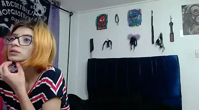 KratosAfroditacs from StripChat is Freechat