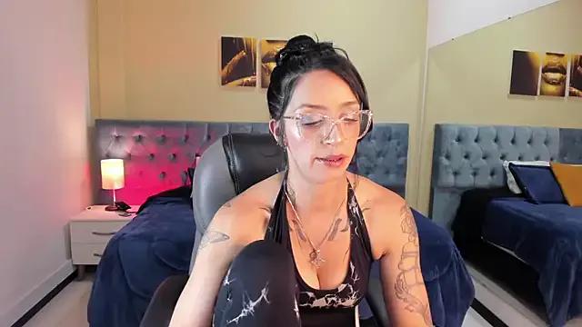 Try the hottest girls free webcams as they get au naturel and get naked fulfilling your nuttiest whims.