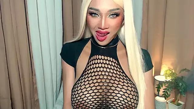 Try the hottest girls free webcams as they get au naturel and get naked fulfilling your nuttiest whims.
