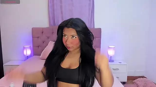Photos of Latinabombsheell from StripChat is Freechat