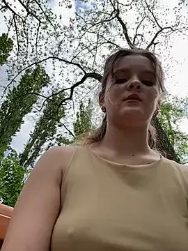 LeonaLoveFuck from StripChat is Freechat