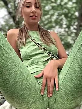 Photos of LetsFunKARINA from StripChat is Freechat