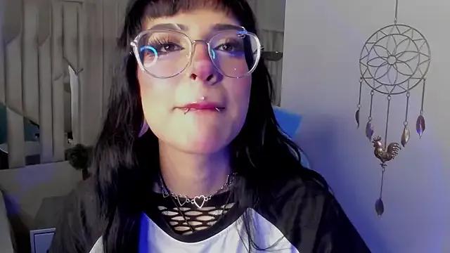 Photos of Lilith_crow from StripChat is Freechat