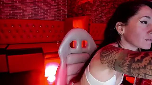 Try the hottest girls free webcams as they get au naturel and get naked fulfilling your nuttiest whims.