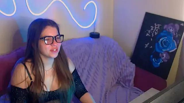 lilyBronks89 from StripChat