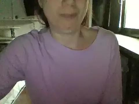 Lina_Belge from StripChat is Freechat