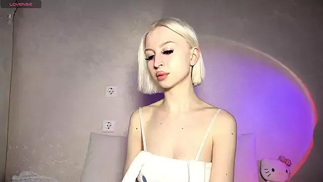 LinaEvans from StripChat is Freechat