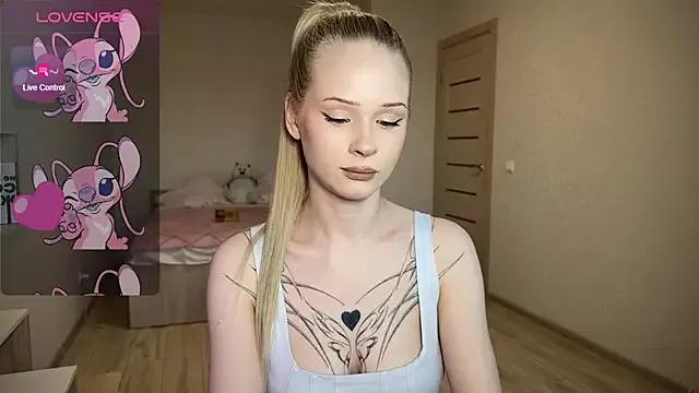 Try the hottest girls free webcams as they get au naturel and get naked fulfilling your nuttiest whims.