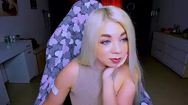 littleSiyfairy from StripChat