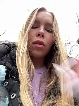 Liza_risky from StripChat is Freechat