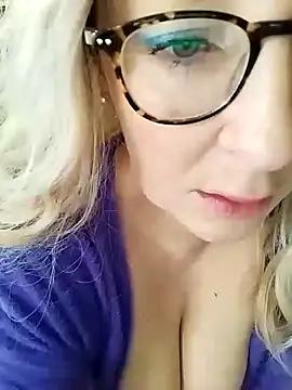 Try the hottest girls free webcams as they get au naturel and get naked fulfilling your nuttiest whims.