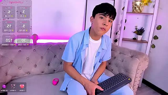 Lucass_love from StripChat is Freechat