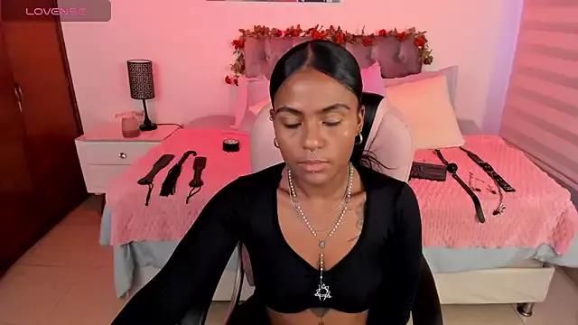Lucie_Harper from StripChat is Freechat