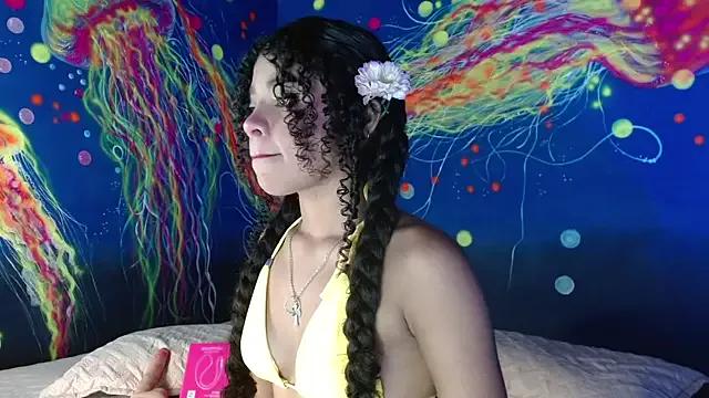 lucie_petite from StripChat is Freechat