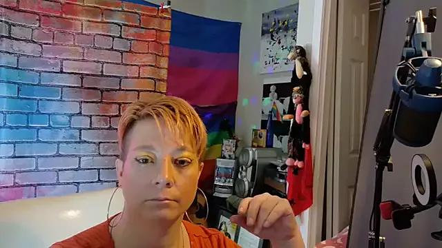 Luna1984 from StripChat is Freechat
