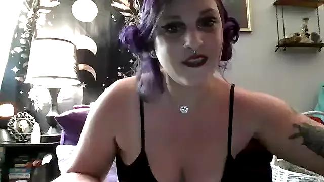 Try the hottest girls free webcams as they get au naturel and get naked fulfilling your nuttiest whims.
