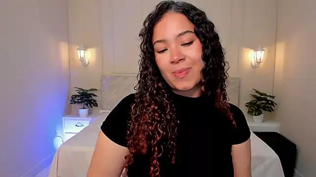 LunaRose5 from StripChat is Freechat