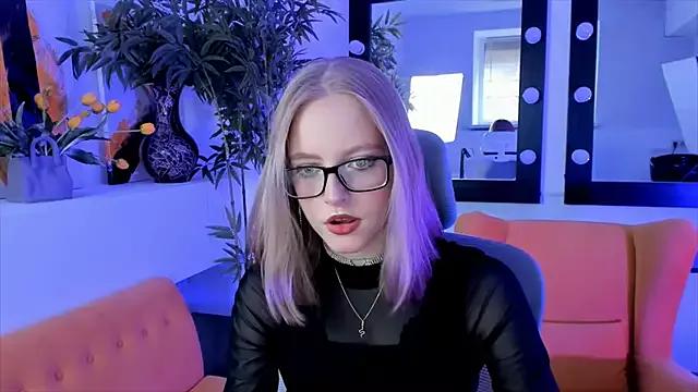 Try the hottest girls free webcams as they get au naturel and get naked fulfilling your nuttiest whims.