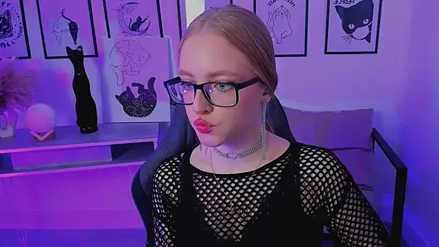 Try the hottest girls free webcams as they get au naturel and get naked fulfilling your nuttiest whims.