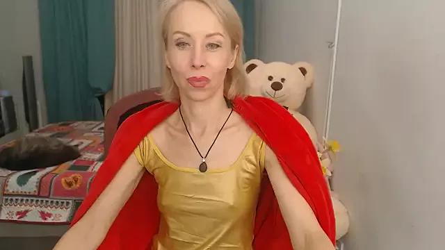 LuxuryNika from StripChat