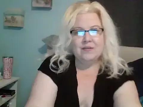 Try the hottest girls free webcams as they get au naturel and get naked fulfilling your nuttiest whims.