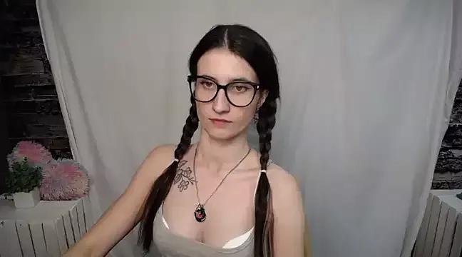 MaryEm976 from StripChat is Freechat