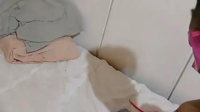 MaskedJezebel from StripChat is Freechat