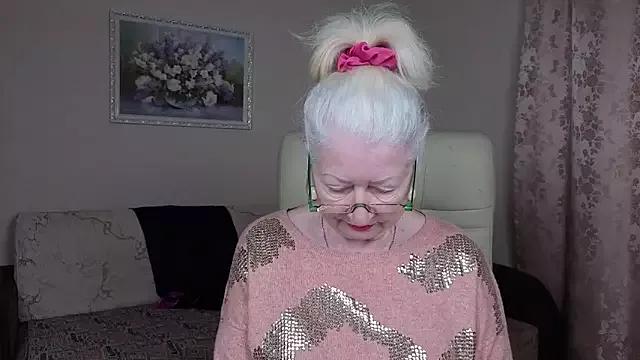 Maya_Mayflower from StripChat