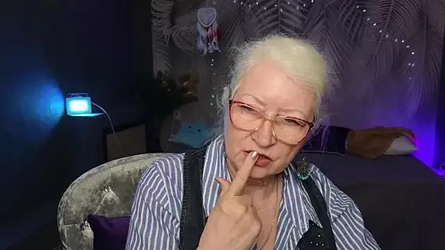 Maya_Mayflower from StripChat