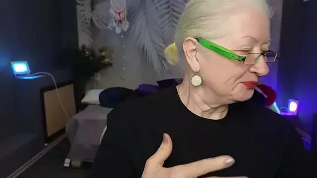Maya_Mayflower from StripChat