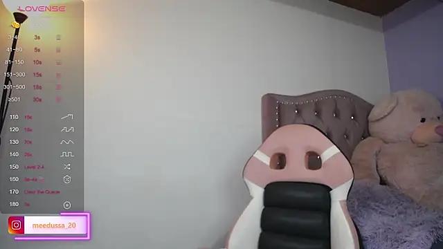 meedussa_20_ from StripChat