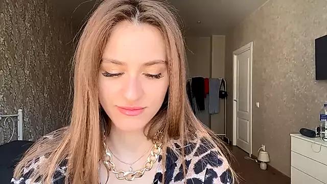 miainheat from StripChat is Freechat