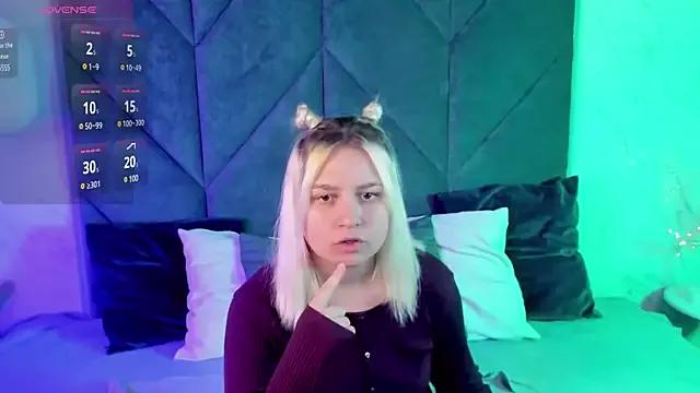 MichelleRebel from StripChat is Freechat
