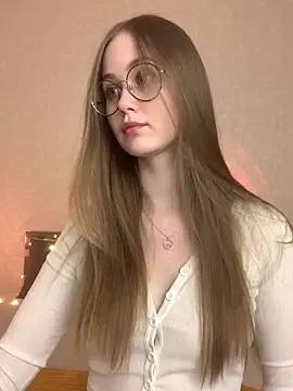 MilaMoor webcams show profile image 