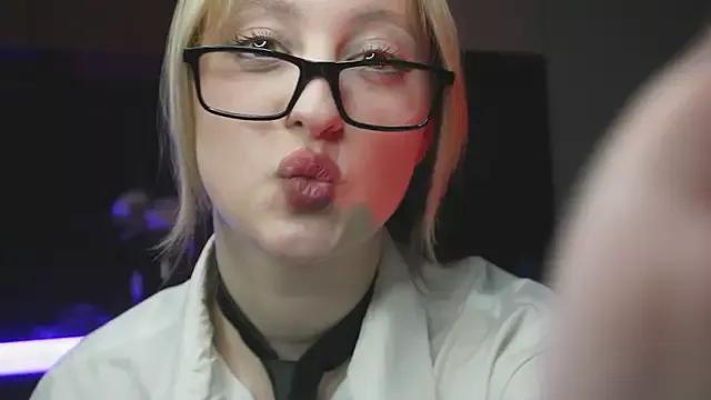 Try the hottest girls free webcams as they get au naturel and get naked fulfilling your nuttiest whims.