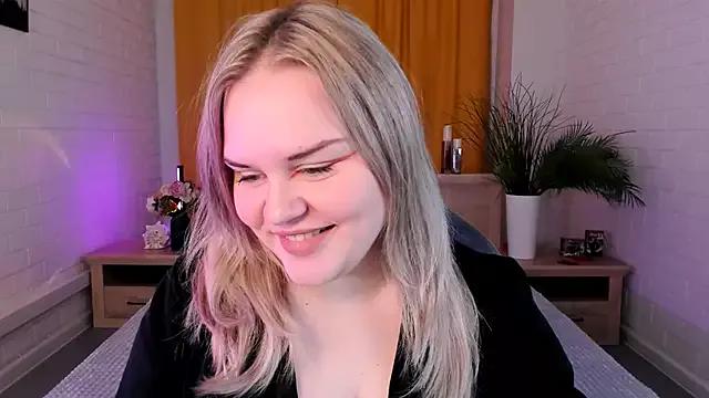 MilaTory from StripChat is Freechat