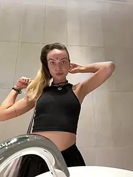 Miss_Elfie from StripChat is Freechat