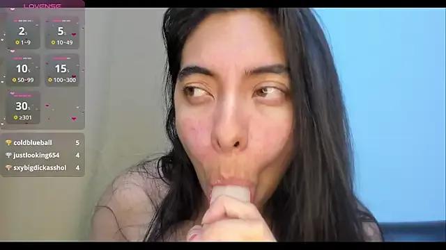 miss_eylens from StripChat