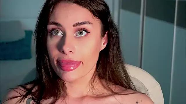 MissLexxxi from StripChat is Freechat