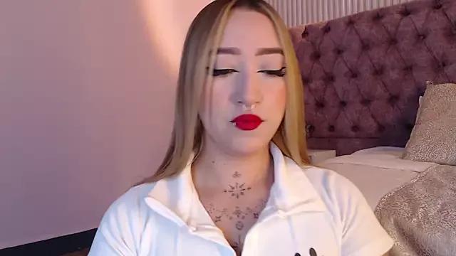 MollyCruz from StripChat
