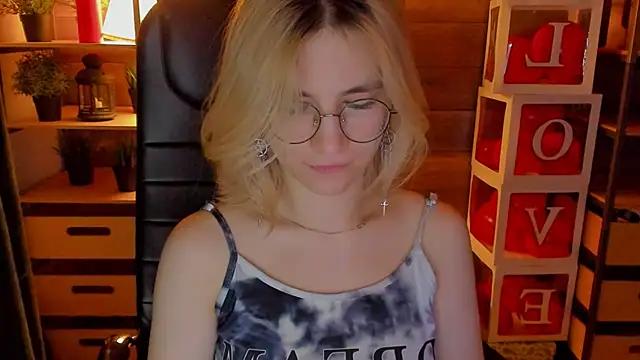 Try the hottest girls free webcams as they get au naturel and get naked fulfilling your nuttiest whims.
