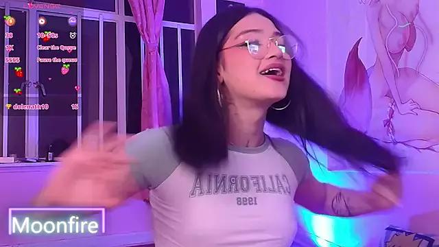 moonfiredancer from StripChat is Freechat