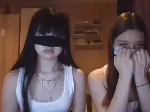 Moongirl-333 from StripChat is Freechat