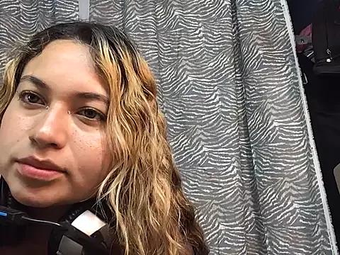 MoonieBarbie from StripChat is Freechat
